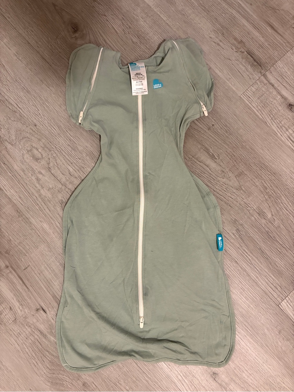 LOVE TO DREAM arms up zip off transition swaddle size M